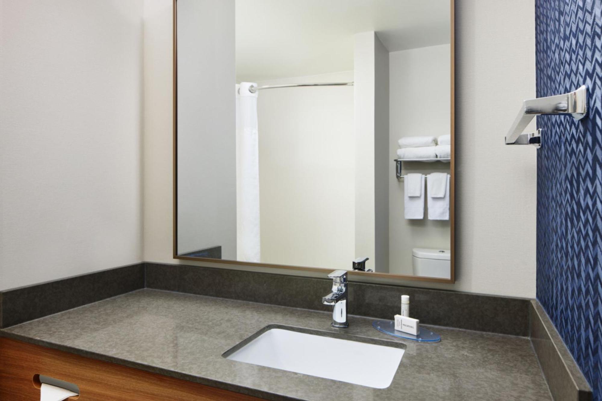 Fairfield Inn & Suites Worcester Auburn Bagian luar foto